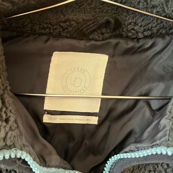 Urban Outfitters Black Sherpa Jacket - Picture 2 of 5